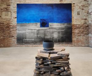 Lorna Simpson, Klanginstallation, Dogana